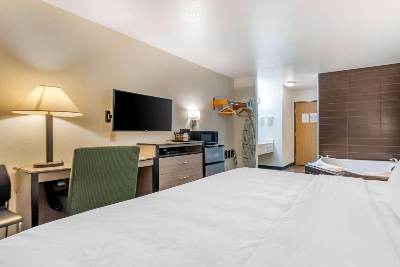 Econo Lodge Πουέμπλο Εξωτερικό φωτογραφία