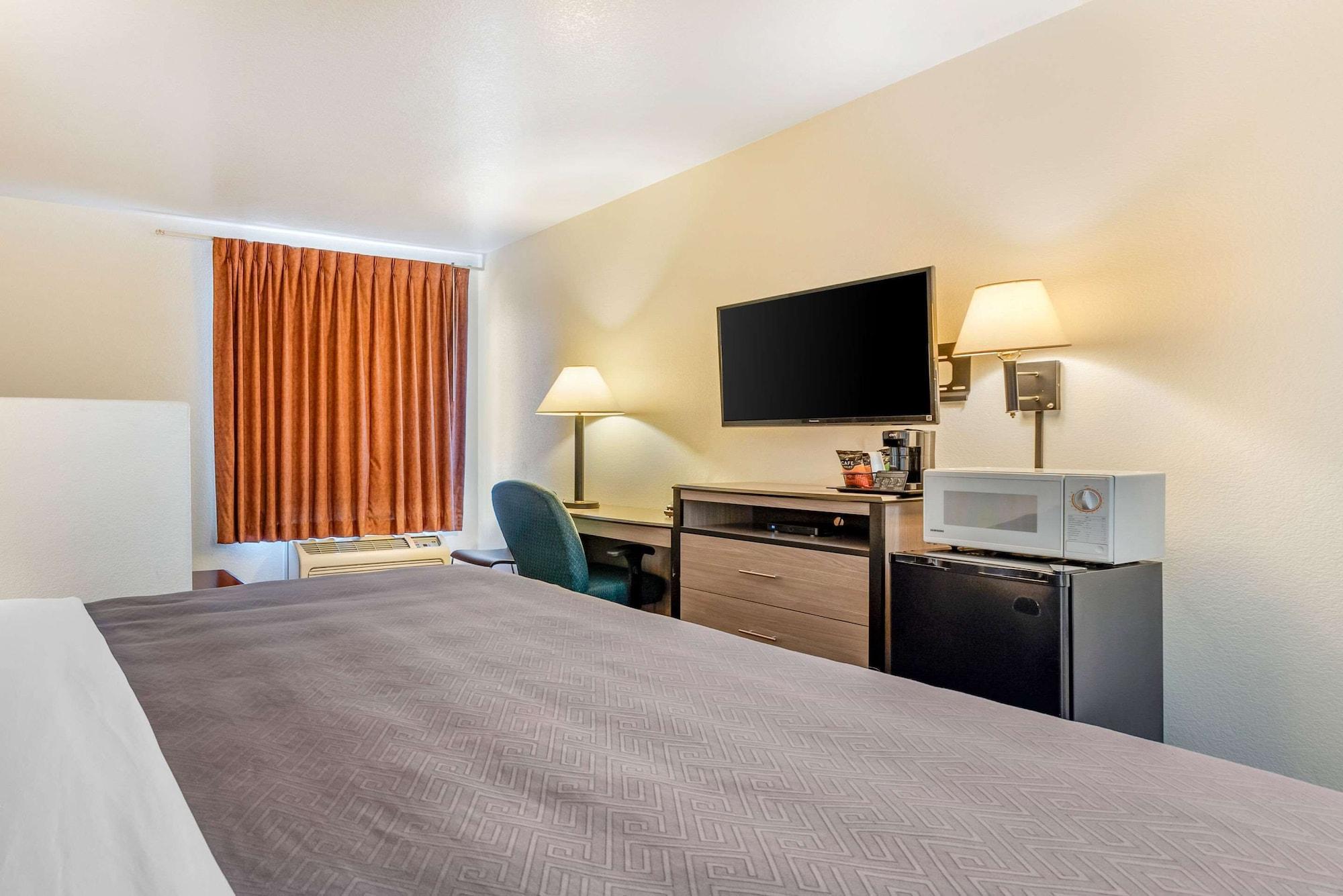 Econo Lodge Πουέμπλο Εξωτερικό φωτογραφία