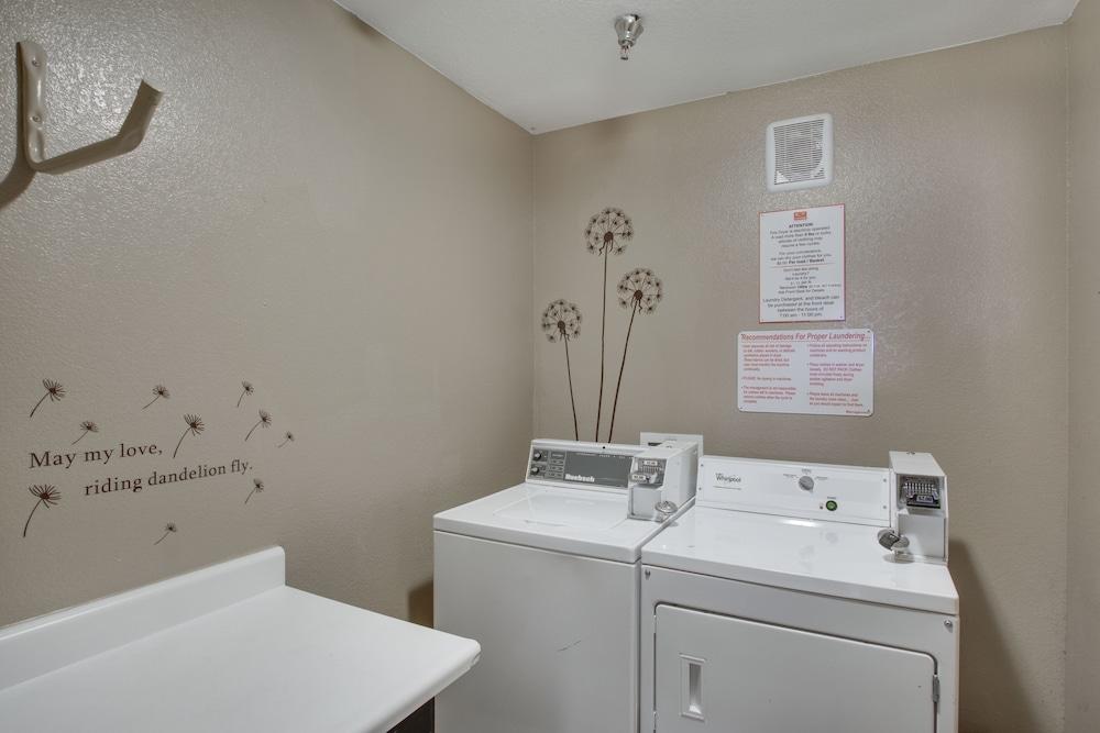 Econo Lodge Πουέμπλο Εξωτερικό φωτογραφία