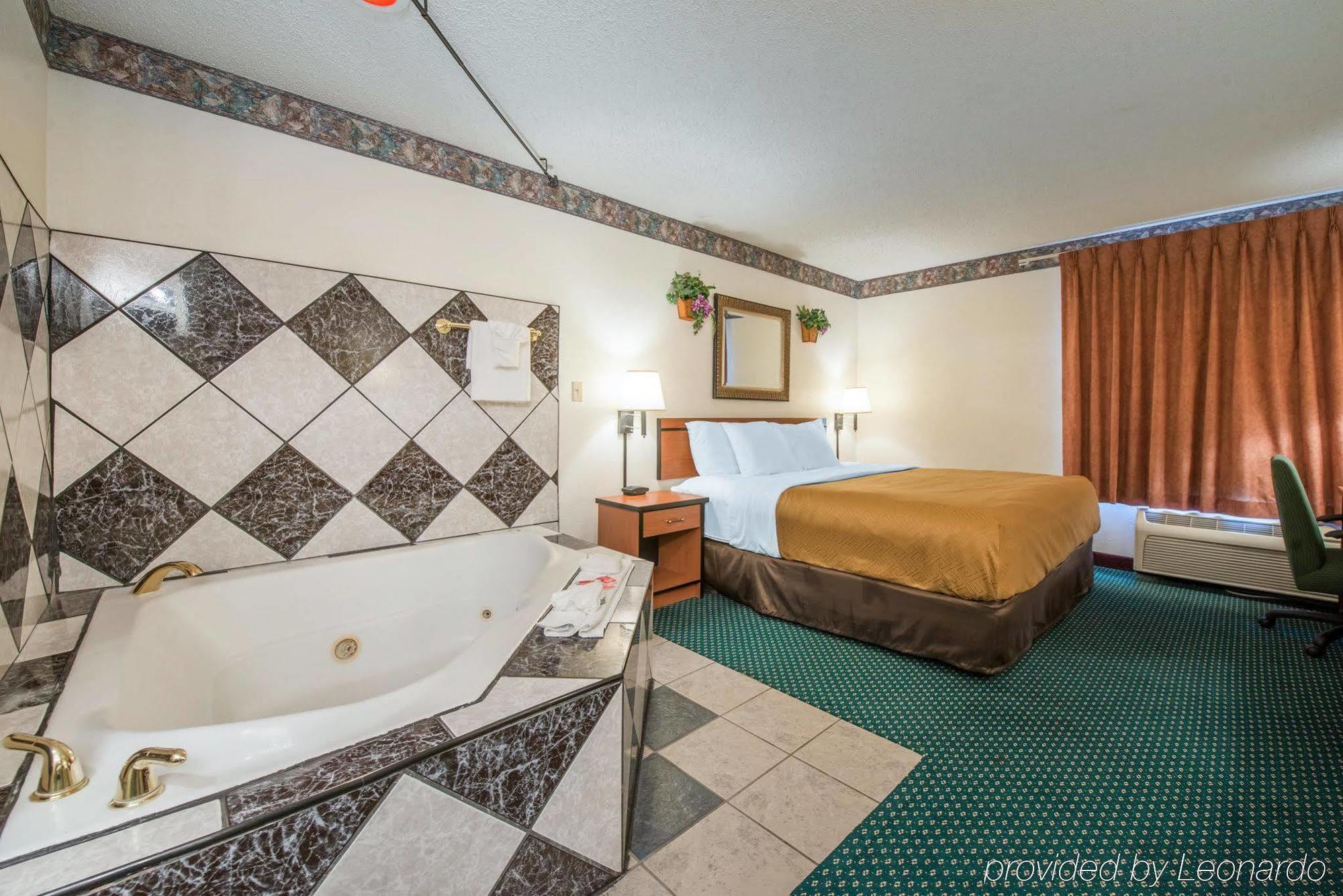 Econo Lodge Πουέμπλο Εξωτερικό φωτογραφία