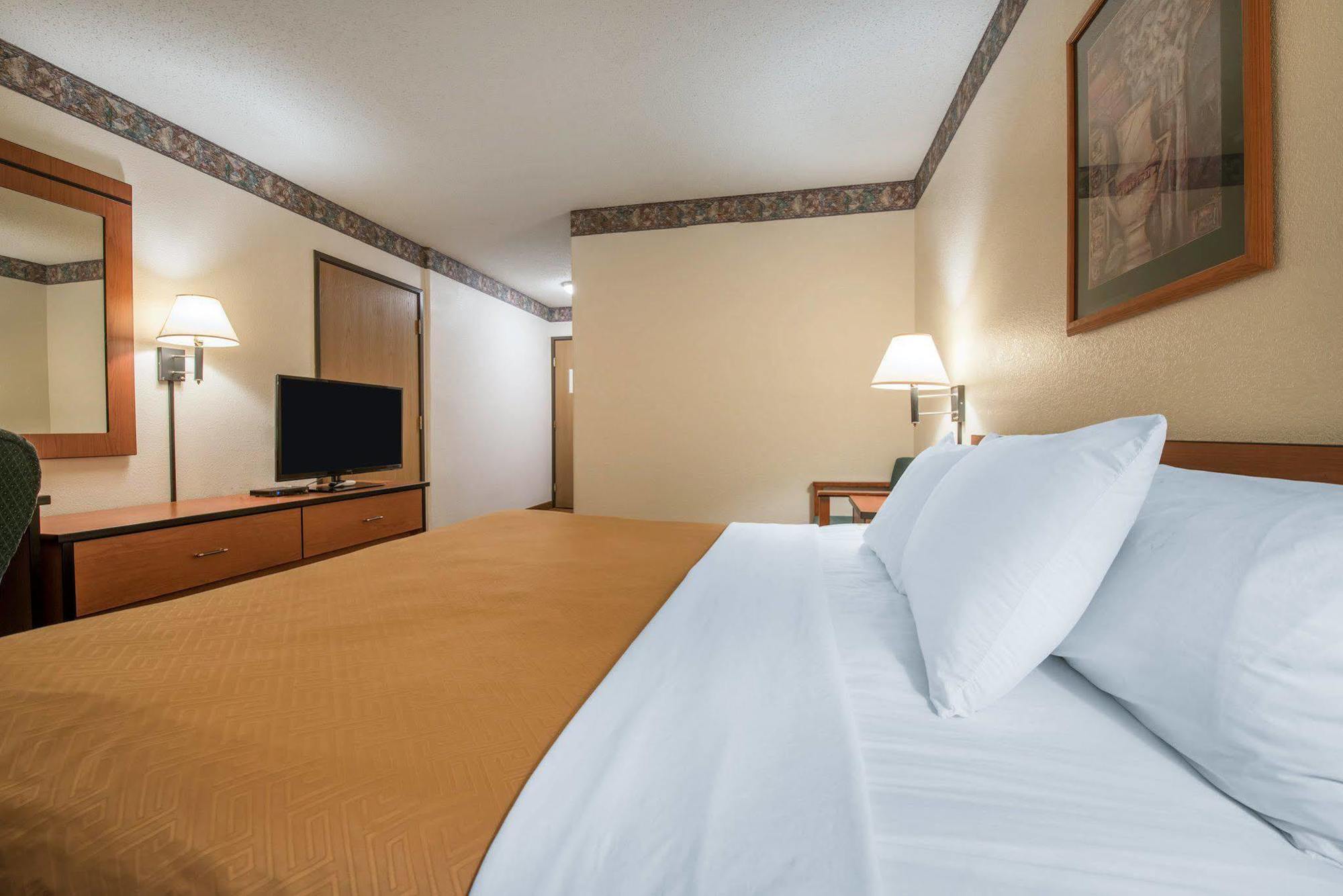Econo Lodge Πουέμπλο Εξωτερικό φωτογραφία