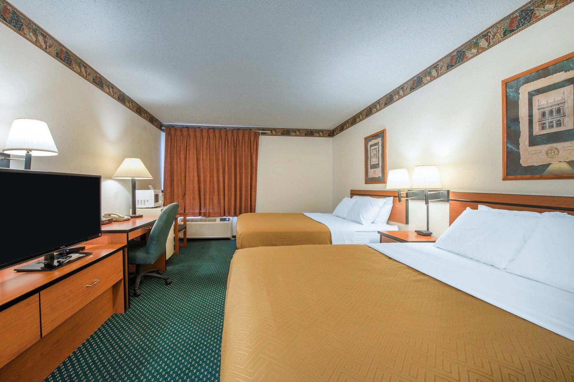 Econo Lodge Πουέμπλο Εξωτερικό φωτογραφία